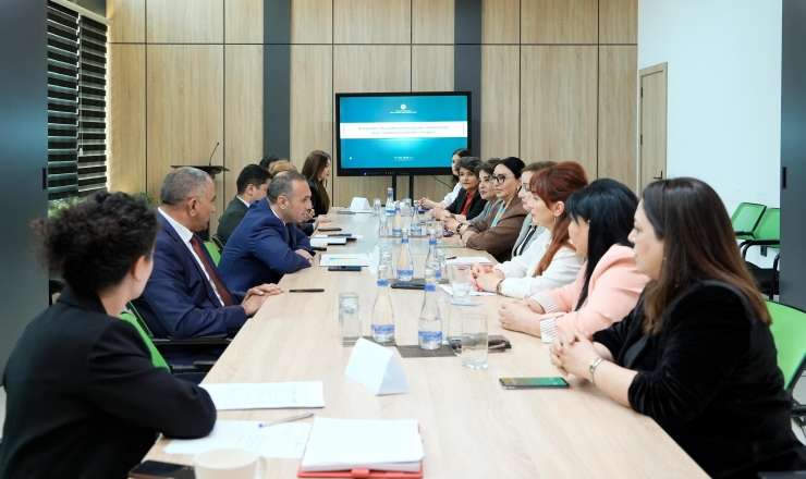 “Himayədar ailə institutunun inkişaf etdirilməsi” mövzusunda görüş keçirildinun inkişaf etdirilməsi” mövzusunda görüş keçirildi - FOTO 