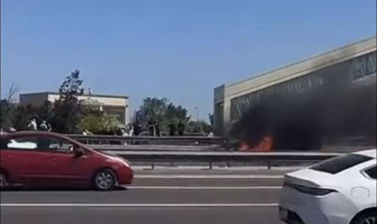 Aeroport yolunda yük maşını kül oldu  - ANBAAN VİDEO