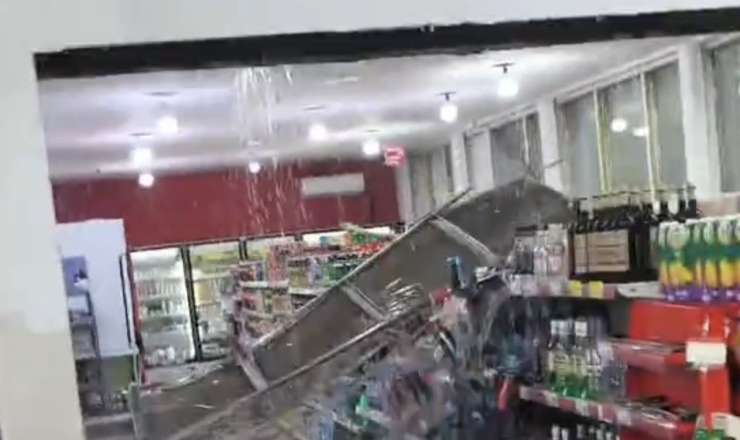 Sumqayıtda "Al market"in tavanı çökdü - ANBAAN VİDEO