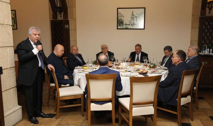 Göydən asılan Anar, səmadan enən Behrudi, özünə sağlıq deyən akademiklər…  - Bir dövrün yubileyi