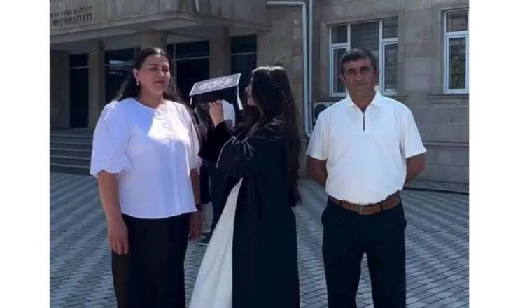 Tələbə qızın bu hərəkəti hamını KÖVRƏLTDİ - VİDEO 