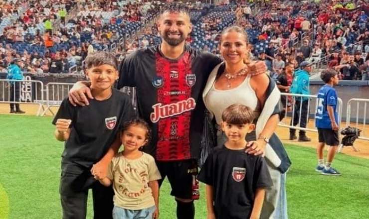 Dəhşətli zəlzələdə futbolçunun arvadı və uşaqları öldü 