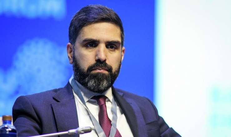 Rövşən Nəcəfin qohumu olduğunu deyib  SOCAR-a aid torpağı satmaq istədi