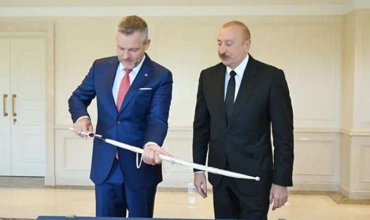 İlham Əliyevin Pelleqriniyə hədiyyəsinin sətiraltı mənası -  Qardaşların mesajı...