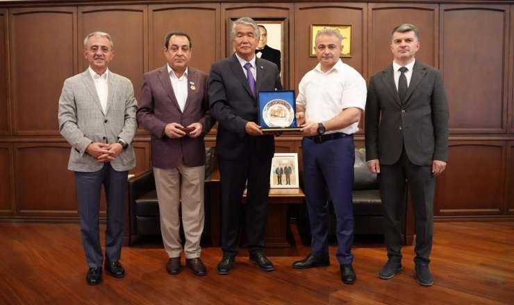 Rafiq Həşimov "TÜKRSOY" medalı ilə təltif edildi 