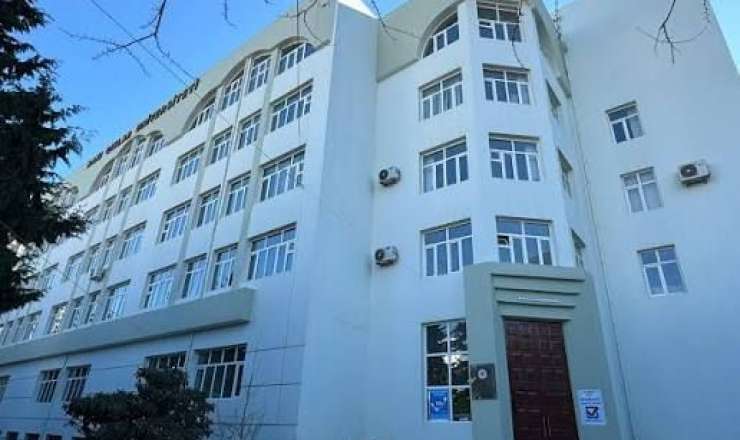 Bakıdakı məşhur universitet BAĞLANIR? 
