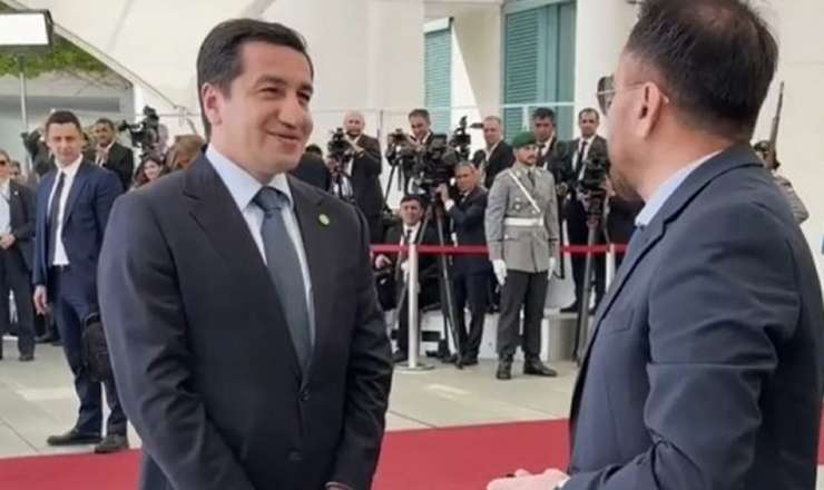 Dövlət vətəndaşla hansı dildə danışmalıdır? 