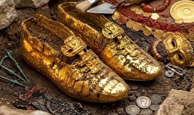 Xəzər dənizi sahilində 1500 illik qızıl ayaqqabı tapıldı 