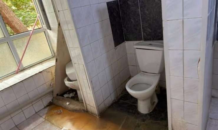 Bakıda xəstəxanadan biabırçı görüntülər: Uşaqlar üçün təhlükə - FOTO