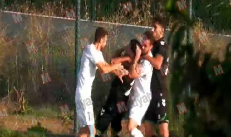 Azərbaycan və Türkiyə klublarının futbolçuları arasında kütləvi dava  - VİDEO