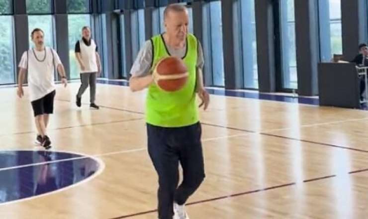 Ərdoğan basketbol oynadı: “Yenə qalib gəldi!”  - VİDEO