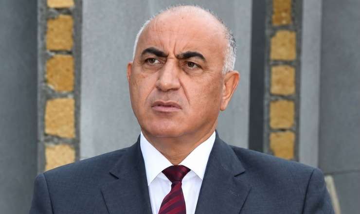 Həbsdə ölən sabiq icra başçısının binası satışa çıxarıldı 