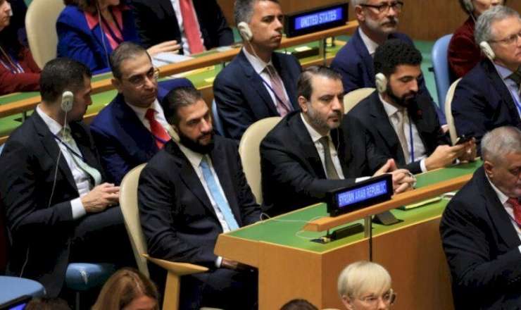 Şaraa Ərdoğanın çıxışı zamanı "İnstaqram"a baxdı - VİDEO