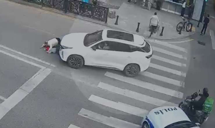 Bakıda maşın vuran şəxslər nənə və nəvə imiş  