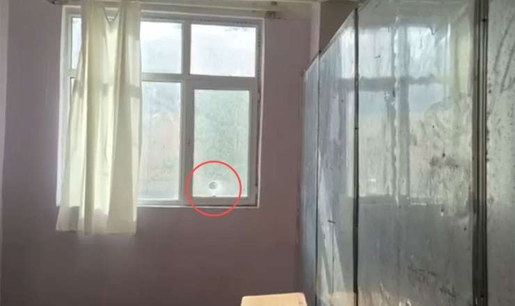Məktəbə daş atdılar,  şagirdlər xəsarət aldı