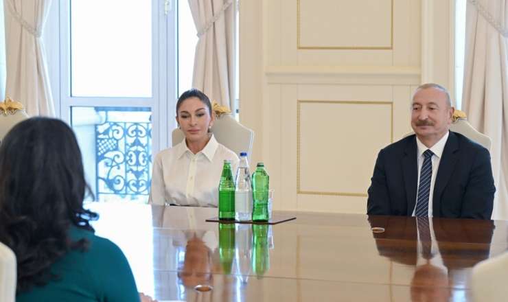 Prezident və xanımı onlarla görüşdü -  FOTO
