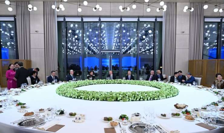 Prezident ailəsi ilə Bakıda mühüm şam yeməyində - FOTO 