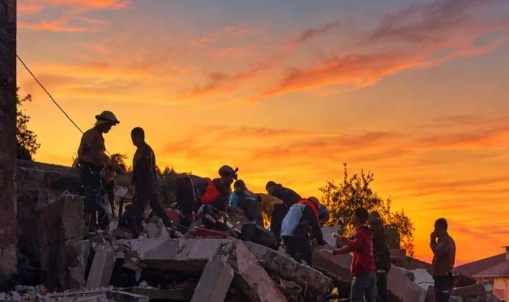 Türkiyədə yaşayış binası çökdü: Ölən və yaralanan var 