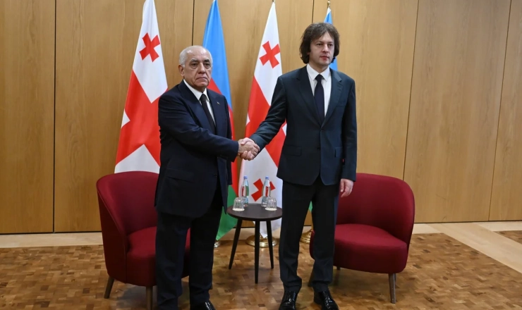 Əli Əsədov Kobaxidze ilə görüşdü 