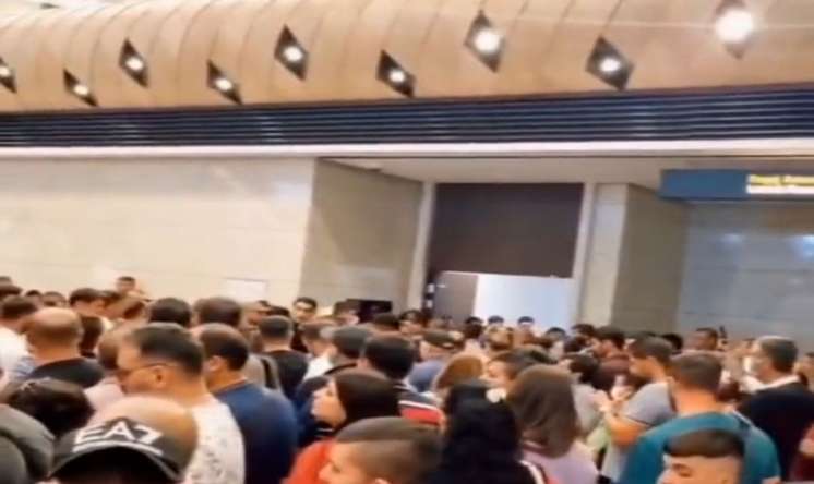 Bakı aeroportunda çətin anlar: minlərlə sərnişin növbədə qaldı - VİDEO