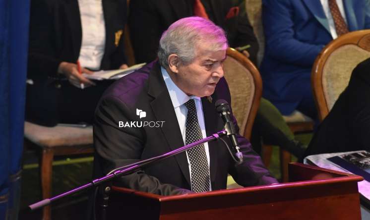 Dövlət yazıçılara borcunu qaytarmalıdır - Sabir Rüstəmxanlının qurultaydakı çıxışı 